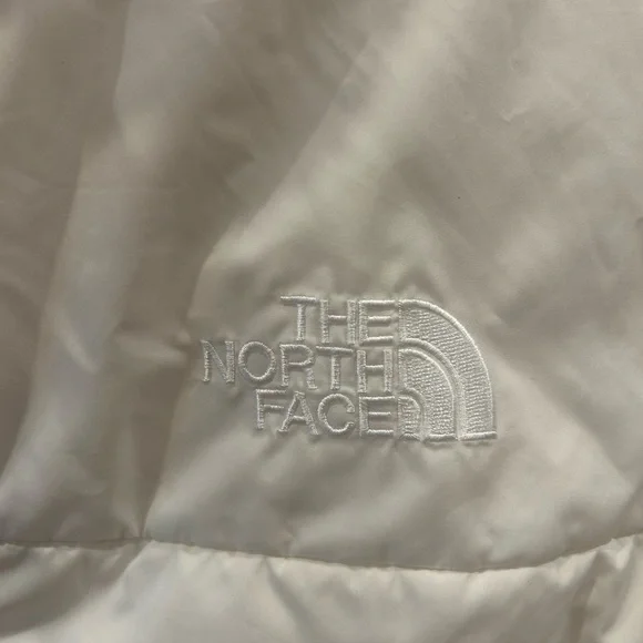 White Reversible North Face Vest - Picture 2 of 5